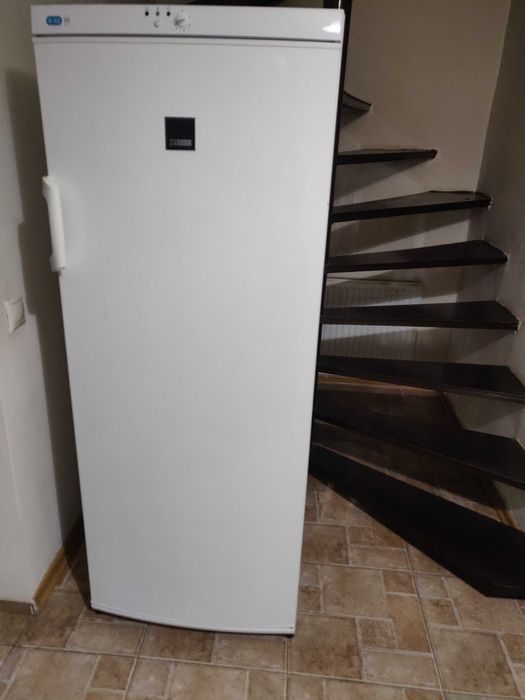 Морозильна камера Zanussi
