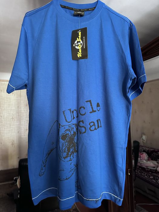 Чоловіча футболка синього кольору