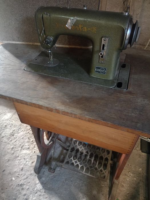 Maszyna do szycia Westa, sokowirówka, syfon, zegarki , tv kineskop.