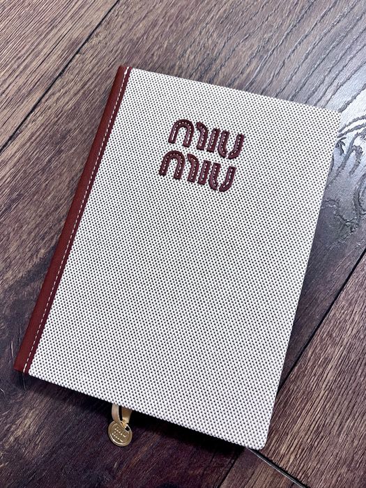 Блокнот Миу.