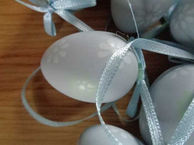 Jajeczka jajka plastikowe niebieskie 27szt