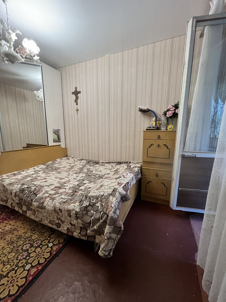 Продаю от хозяина Трехкомнатную квартиру чешка Соляные