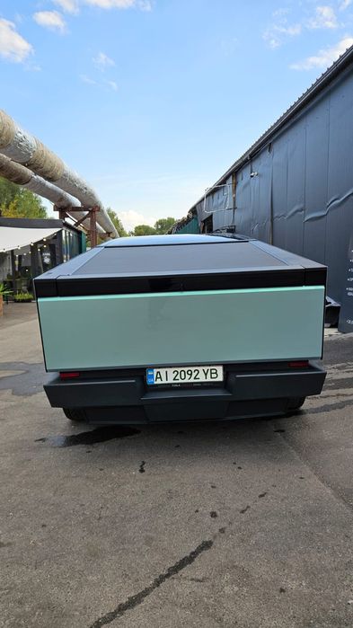 Продам Cybertruck