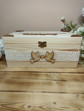 Drewniana skrzynka na koperty rustykalna zamykana pudełko ślub