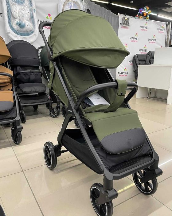 Прогулянкова коляска CARRELLO Forza EVA-колеса, складання однією рукою
