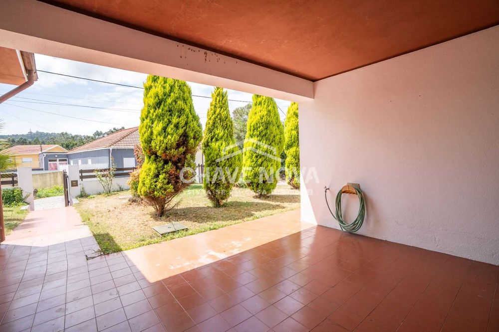 Moradia Isolada V2+1 c/ Terraço em Pedroso