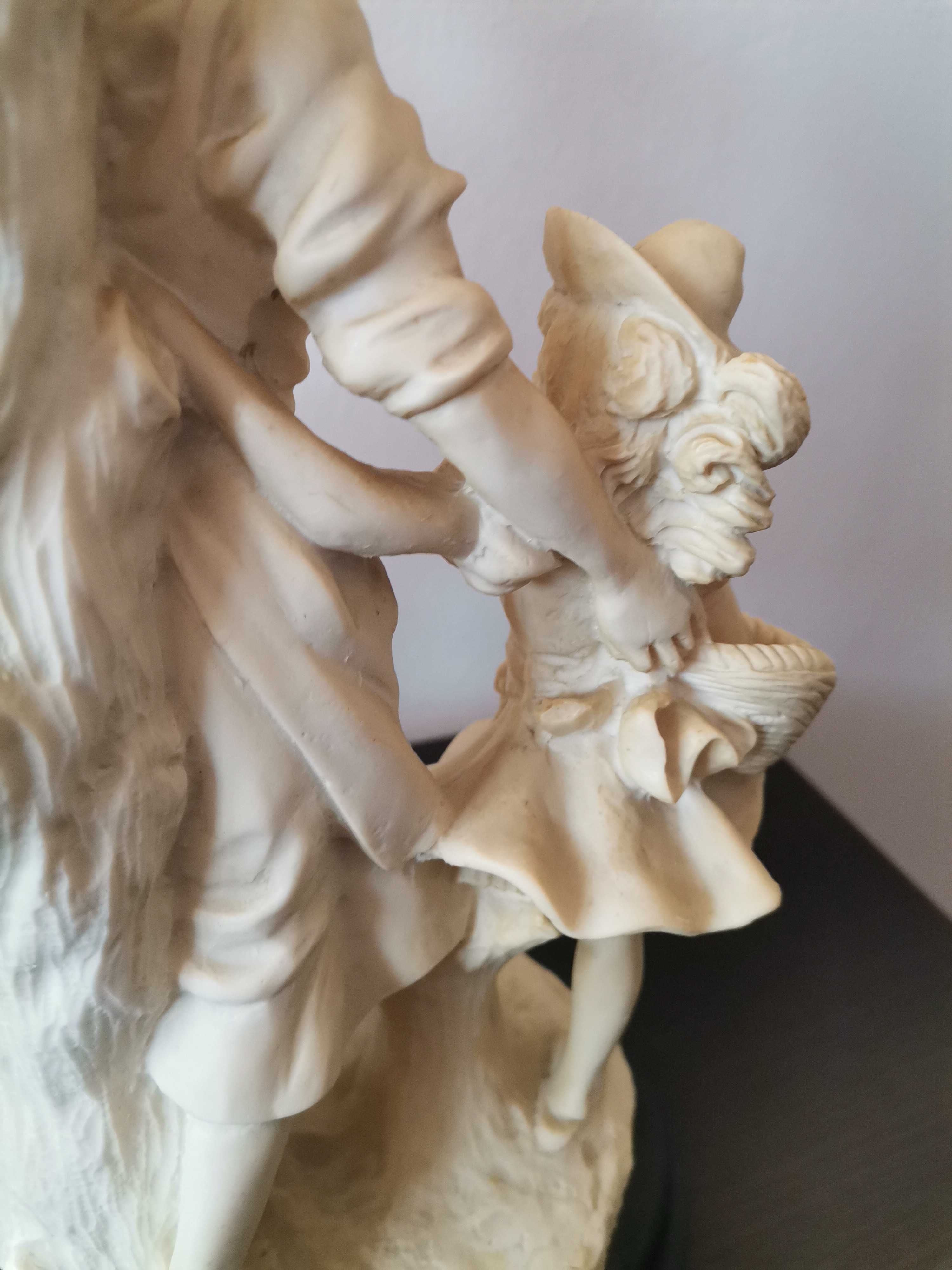 Figura "Myśliwy z rodziną " alabaster - Vintage