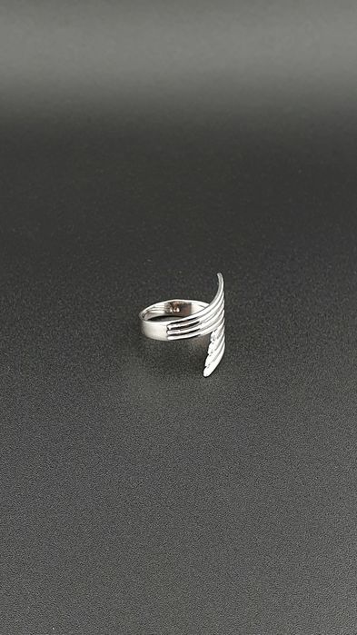Pierścionek srebrny pr.925 asymetryczny r.16