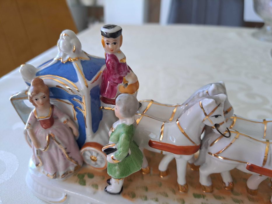 Figurka porcelana powóz karoca