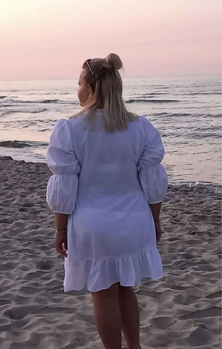 Sukienka biała Zara falbany r. XL jak nowa