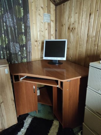 Комп'ютерний кутовий стіл