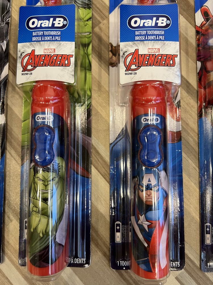 Детская зубная щетка Oral-B Kid's Мстители Халк Капитан Америка