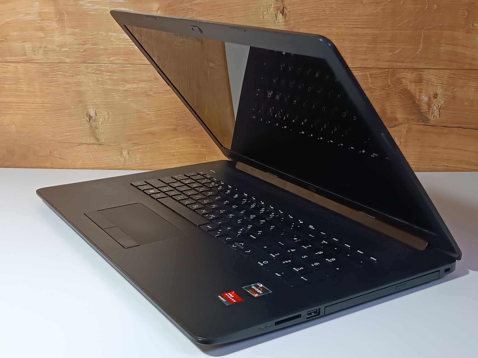 Потужний HP 17.3"/Ryzen 3/16 ОЗП/256 NVME/Vega 3
