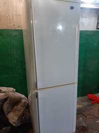 Продам холодильник самсунг рабочем состоянии.
