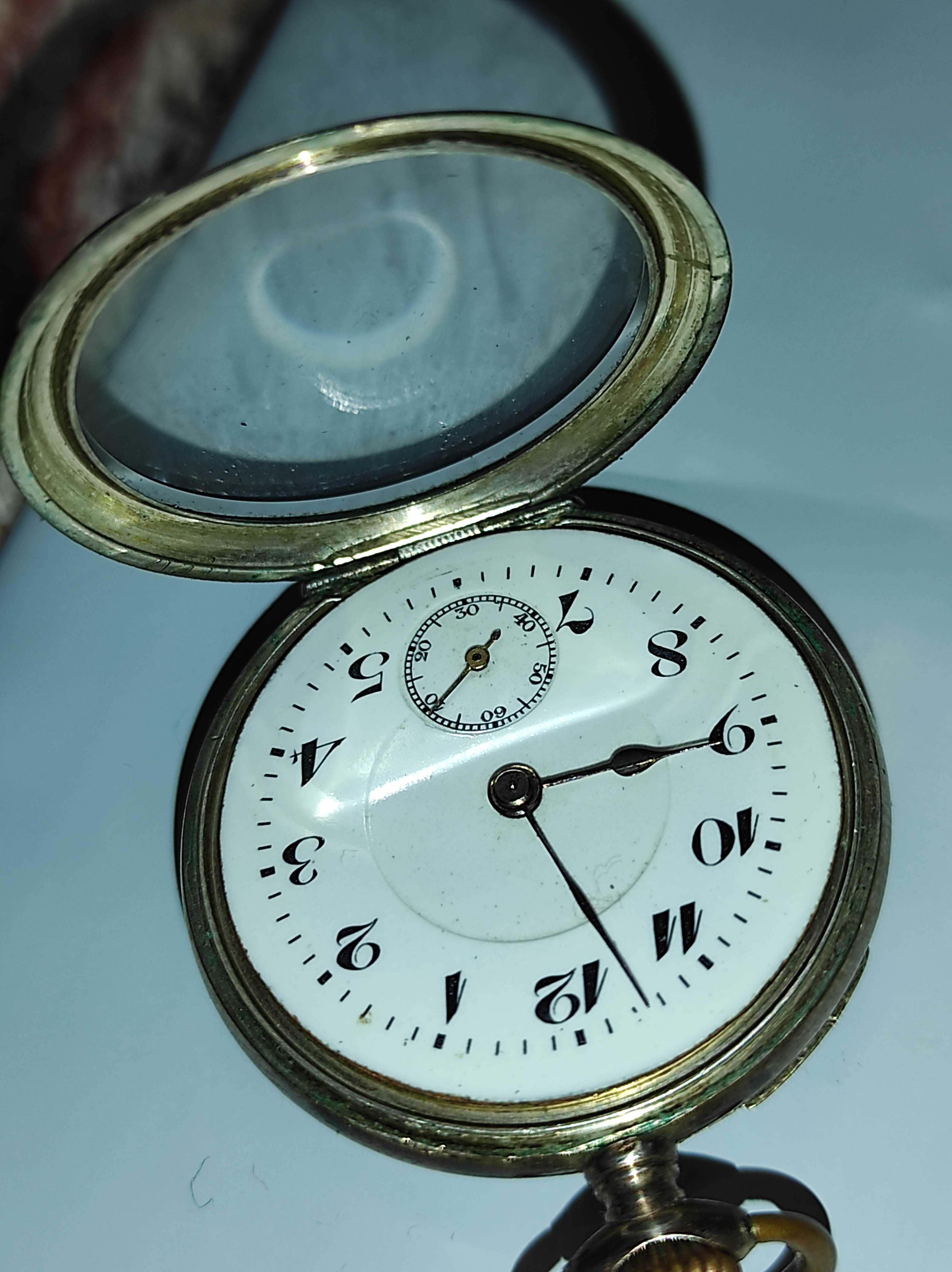 Обмін маленький срібний карманний годинник