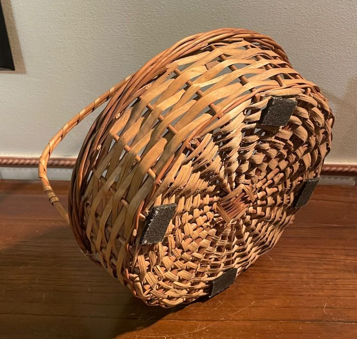 Cesto de vime usado