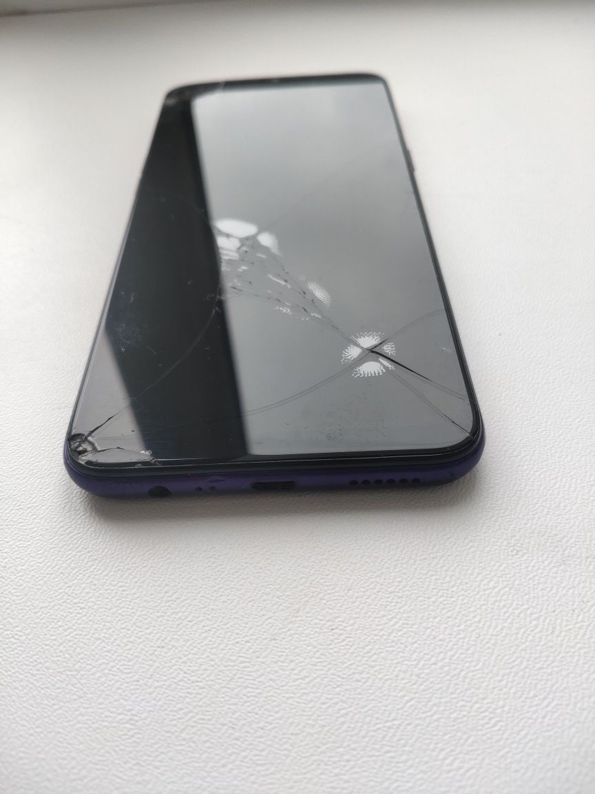 Телефон Realme 5
