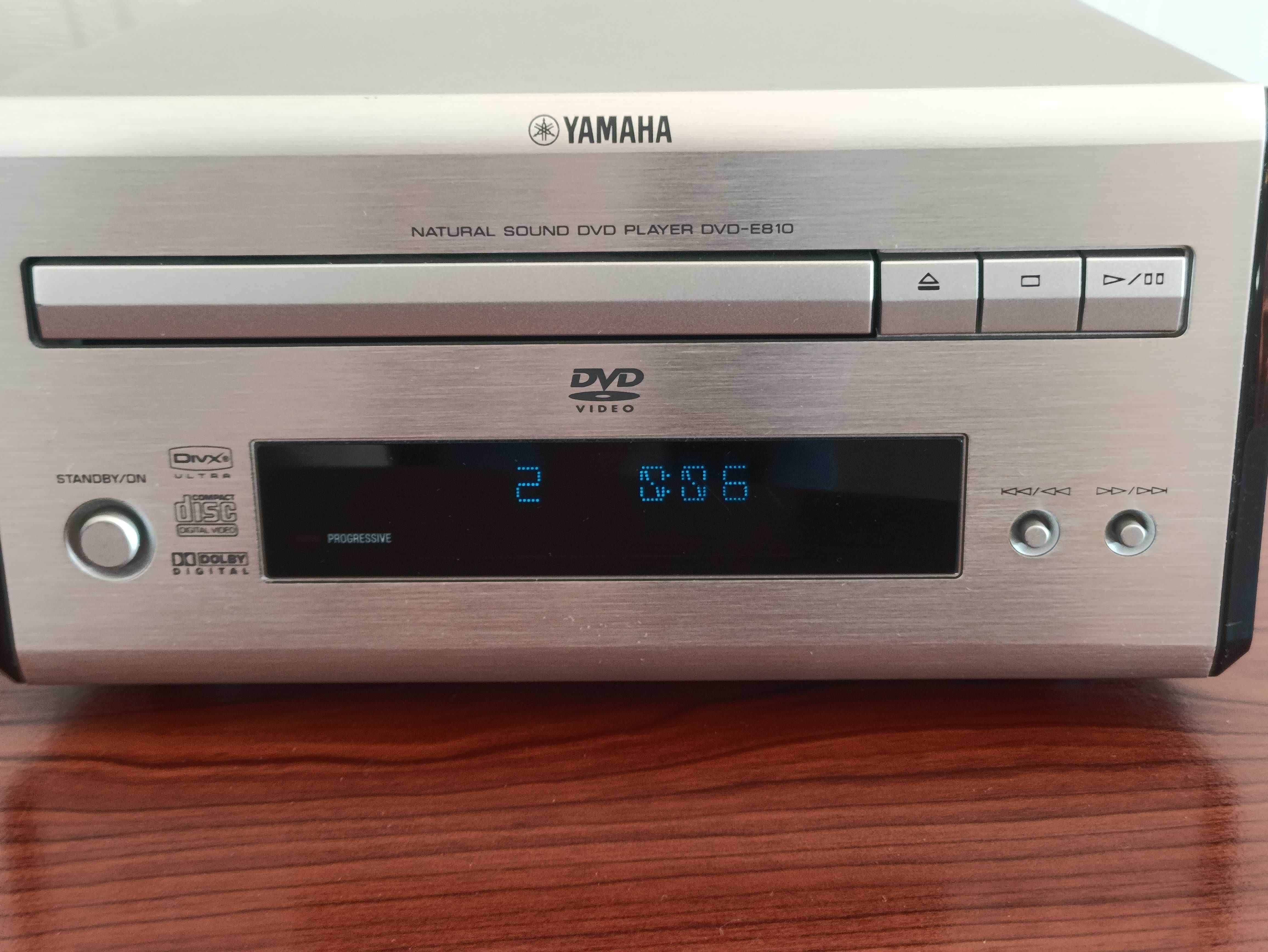 Yamaha  Pianocraft E-810 DVD CD