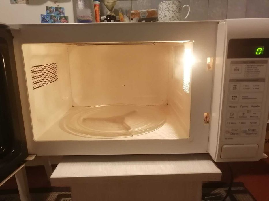 Мікрохвильова піч LG, б/в