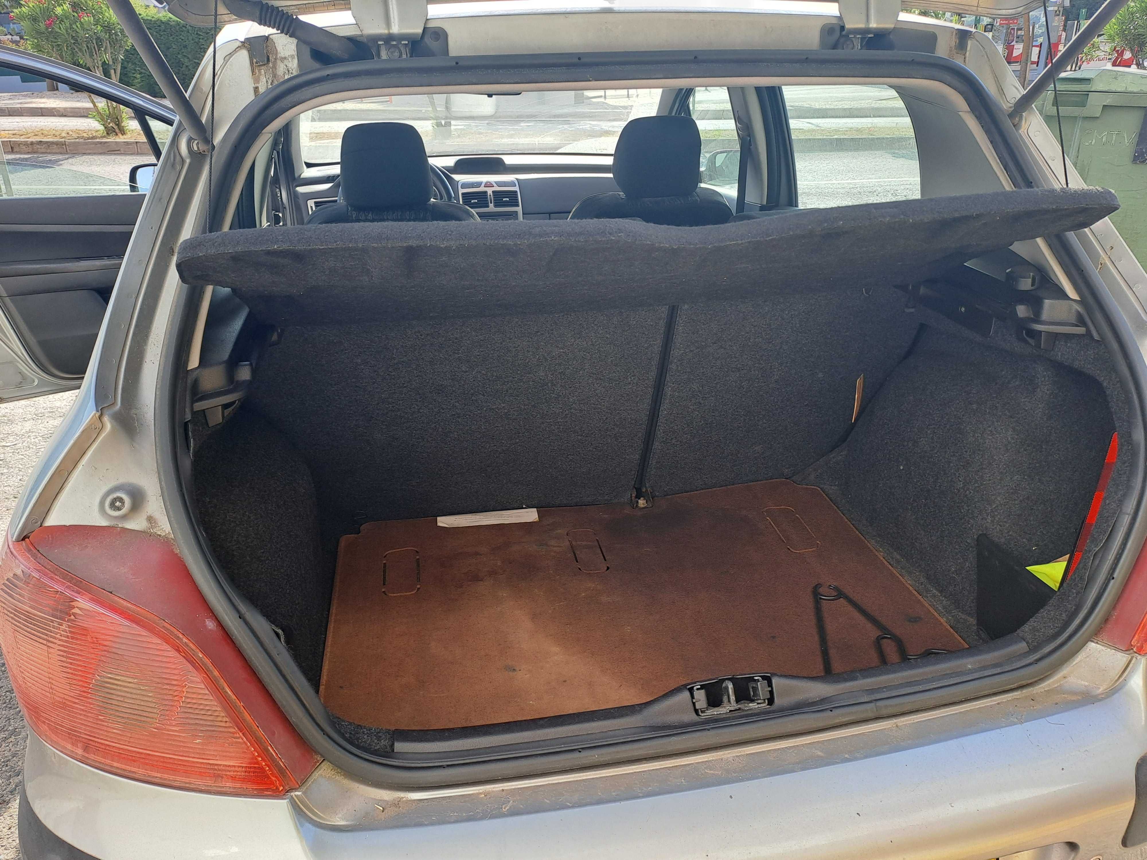 Peugeot 307 1.6 em bom estado geral