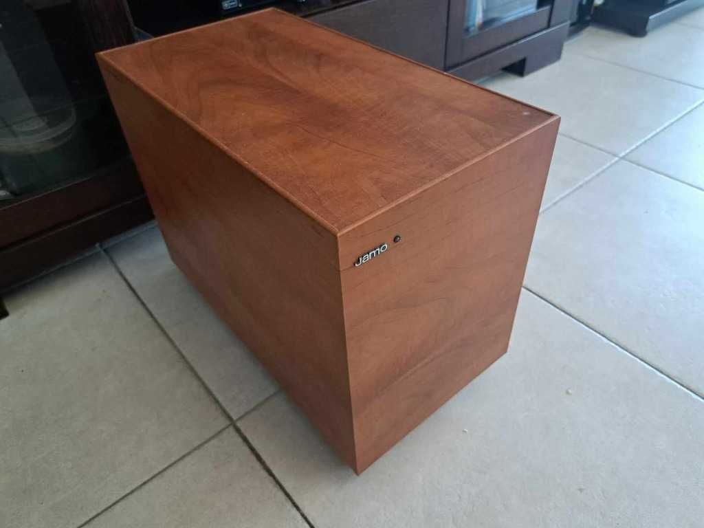 Kolumny Zestaw kina domowego 5.1 (JAMO S606 + subwoofer)