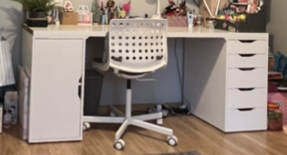 Meble Ikea Smastad + biurko z krzesłem