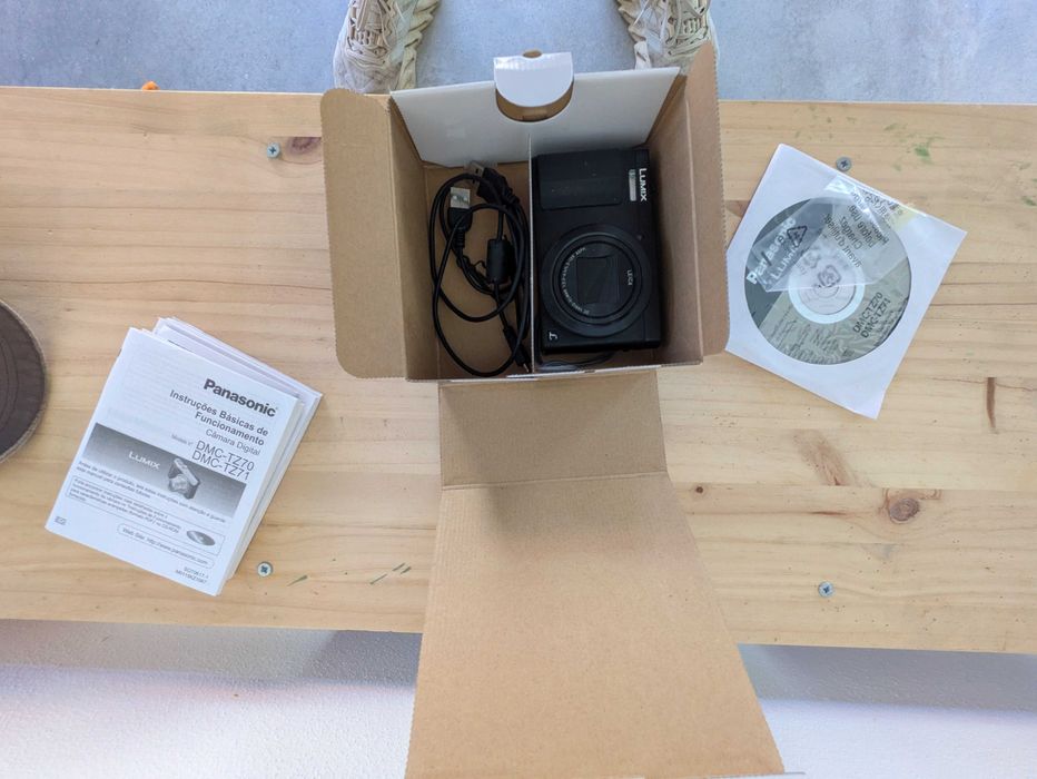 Máquina Fotográfica Panasonic LUMIX TZ70 (Em Caixa, 30x Zoom, Wi-Fi)