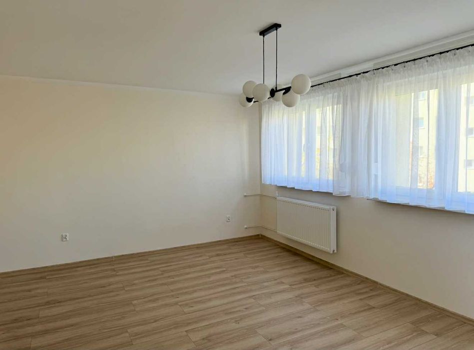 Na sprzedaż kawalerka z balkonem, po generalnym remoncie