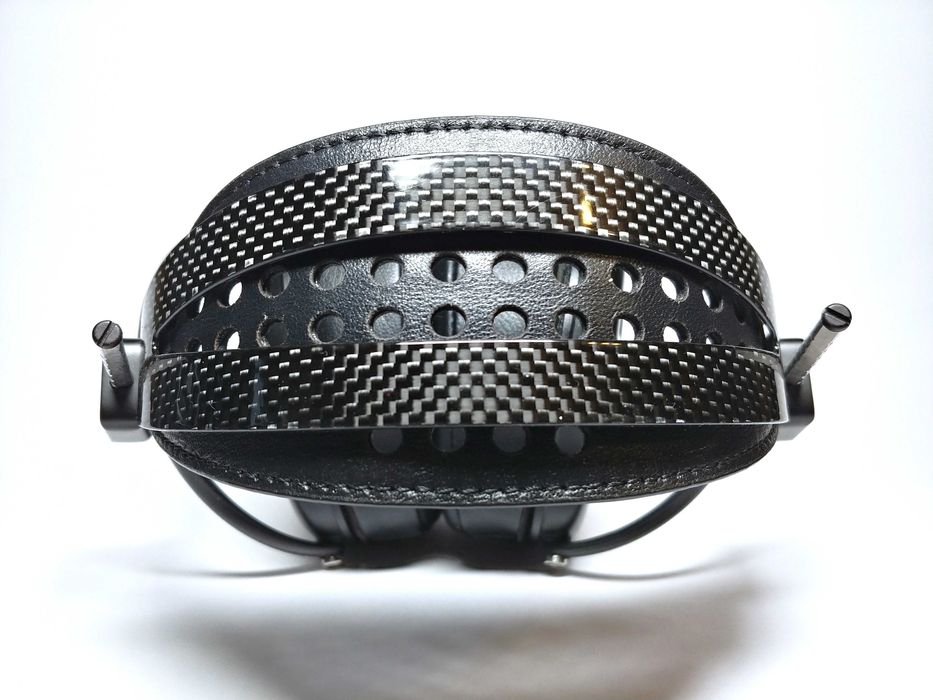 Audeze LCD-24 технічно-музикальні "гібриди" з мембранами LCD-4, $3500