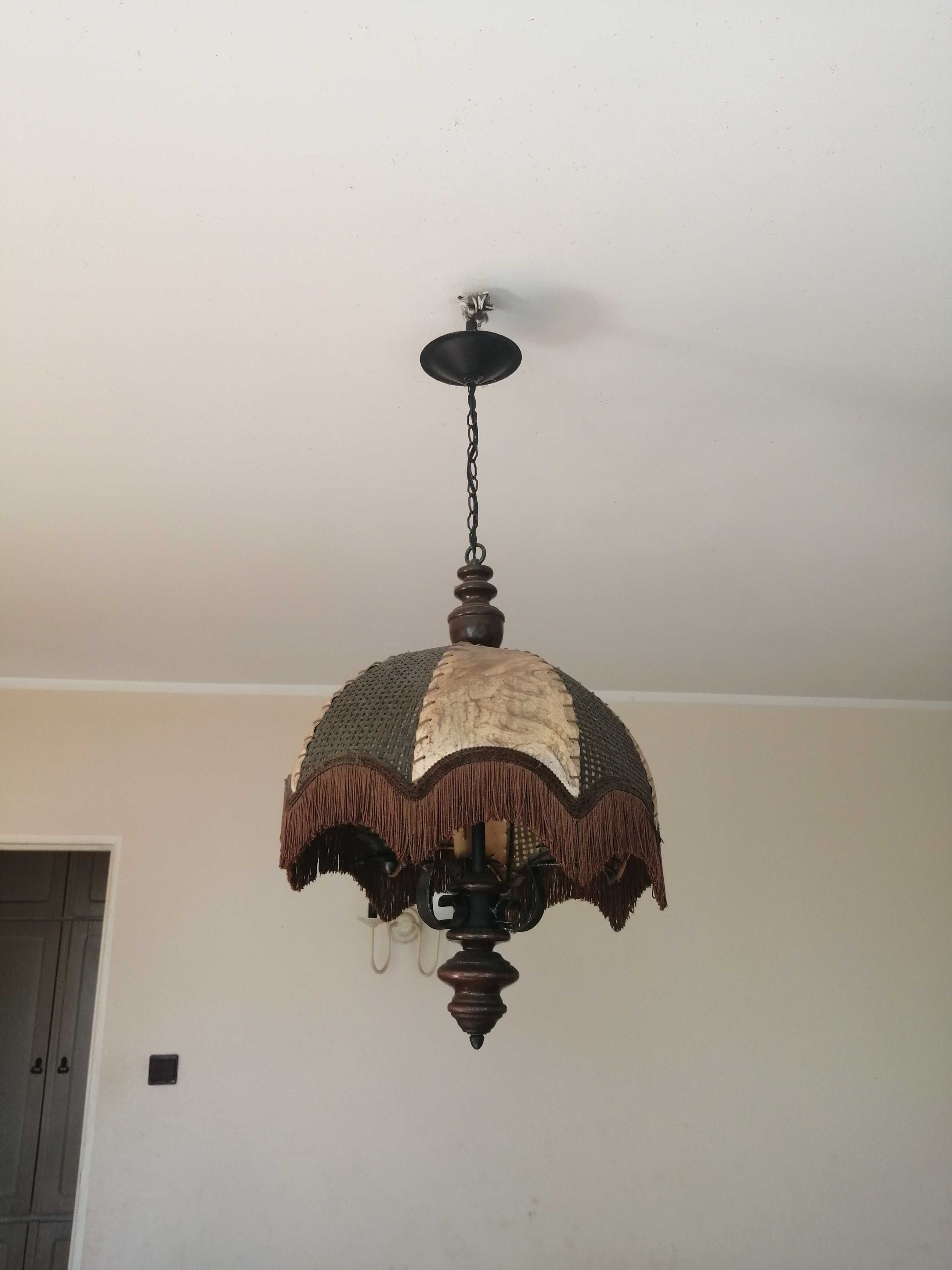 Lampa zabytkowa wiszaca