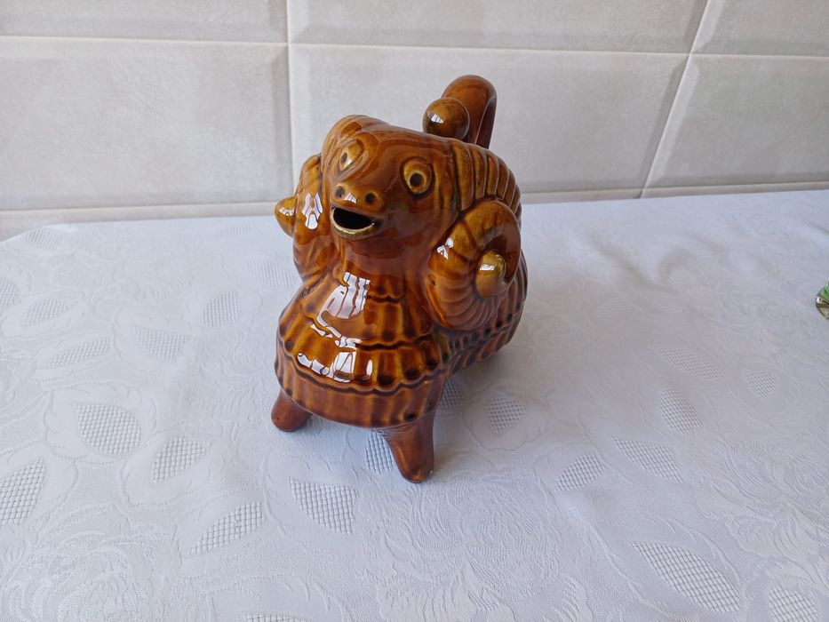 Васильківська майоліка  штоф "Баран"