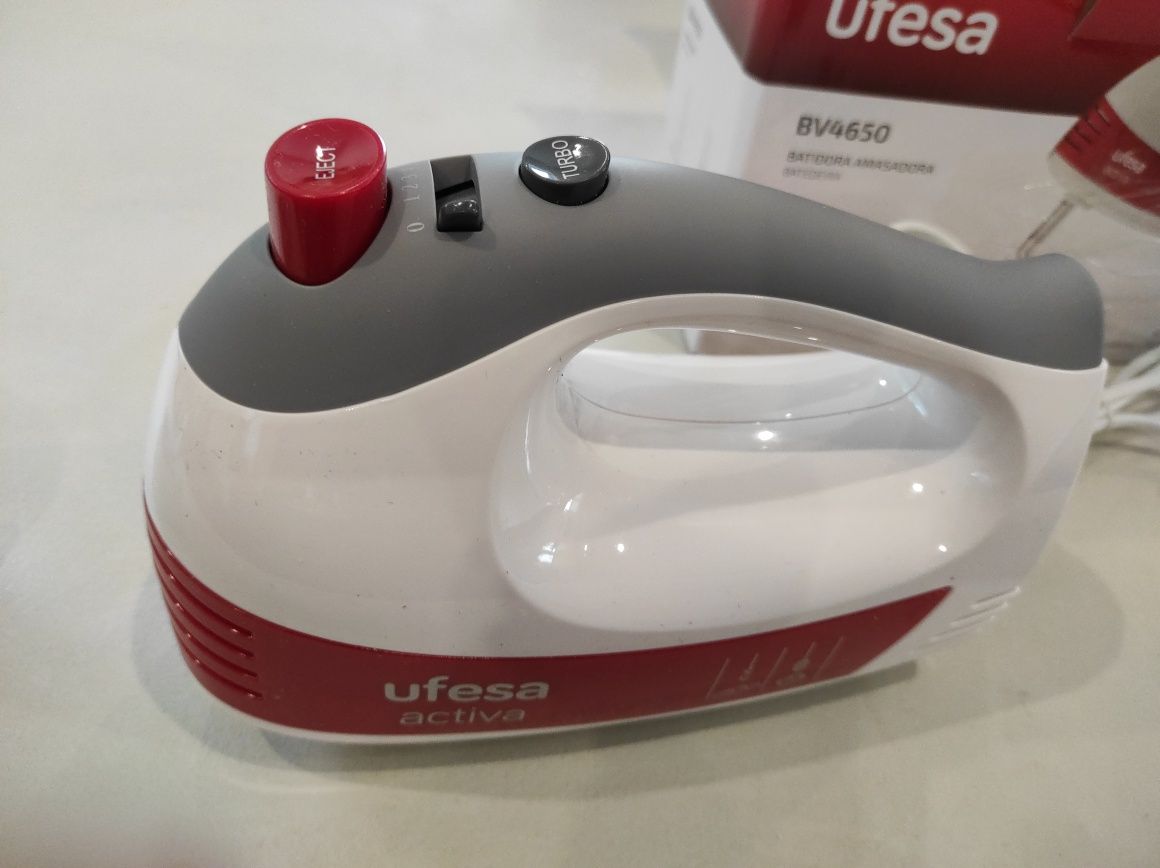 Batedeira Ufesa nova