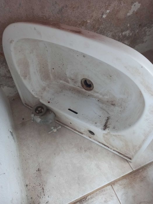 Vendo artigos antigos wc Bide Lavatorio e dispensadores de papel