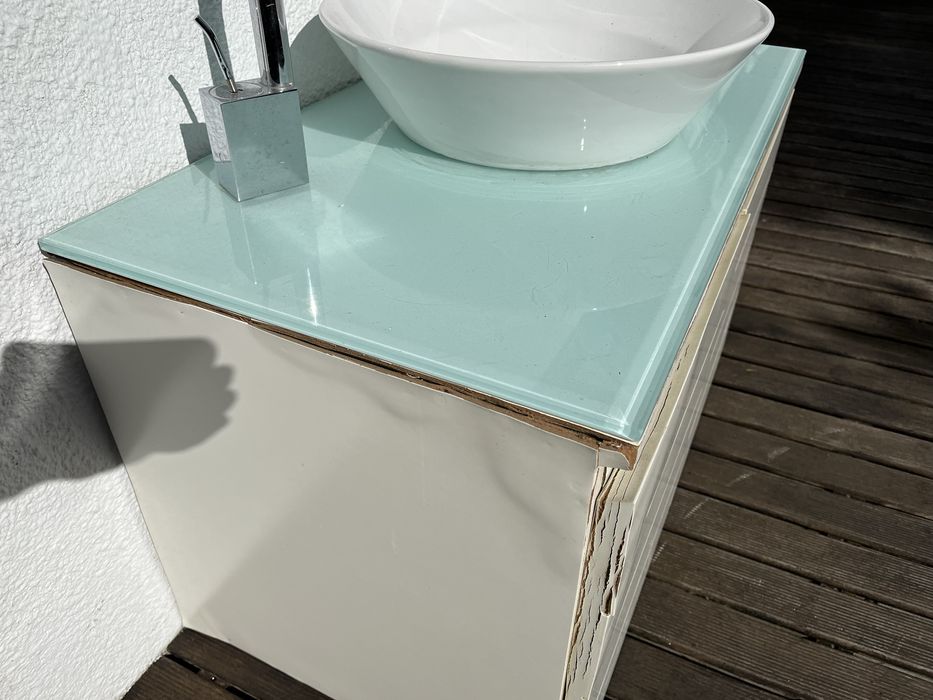 Lavatório de casa de banho suspenso