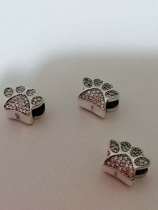 Peça de prata pata animal