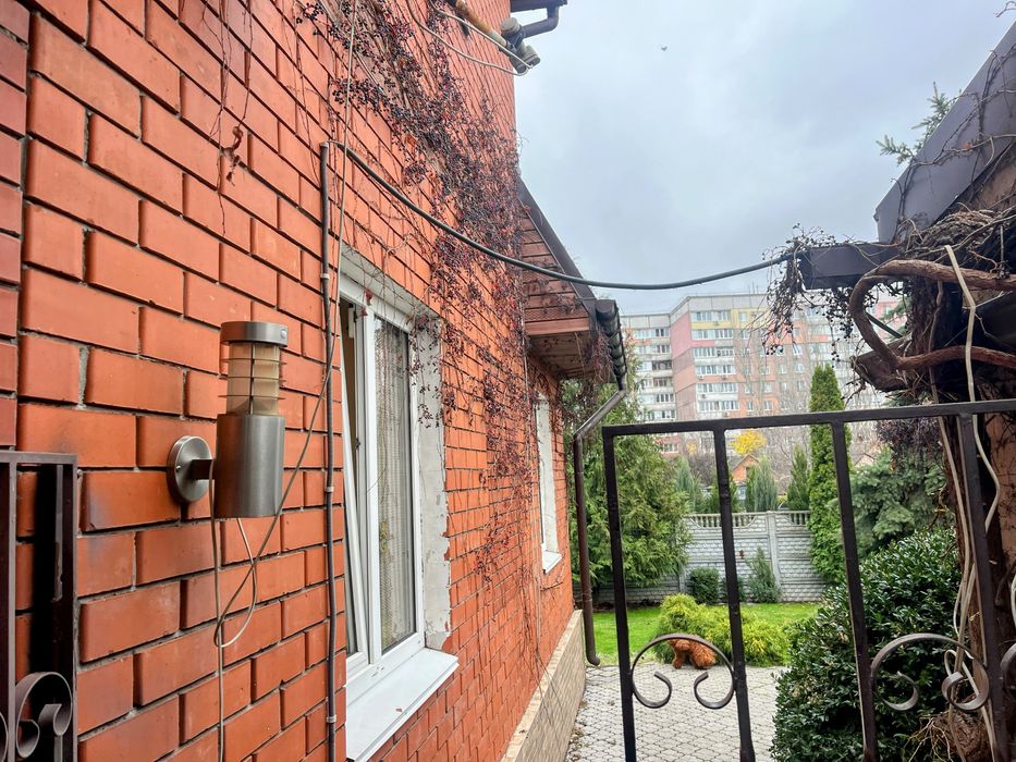 Продам ДОМ. на ж/м ПОБЕДА-3 , с ремонтом