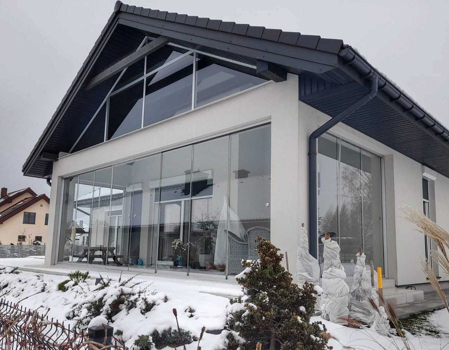 Aluminiowa zabudowa balkonu, zadaszenie tarasu, wiatrołap, balustrada