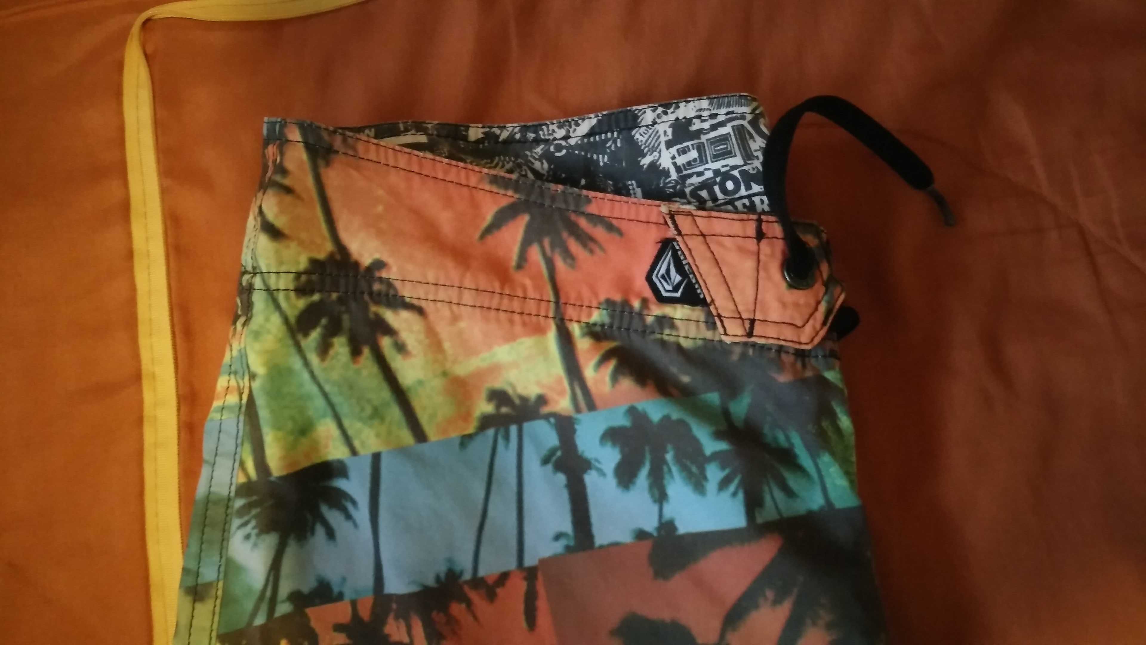 Calções Volcom size 32