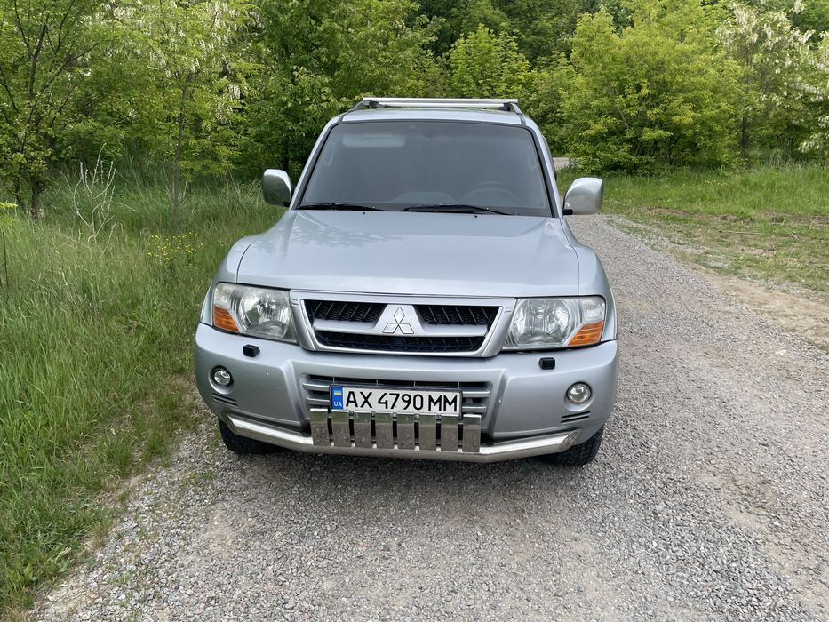 Продам автомобиль Митсубиши паджэро 3