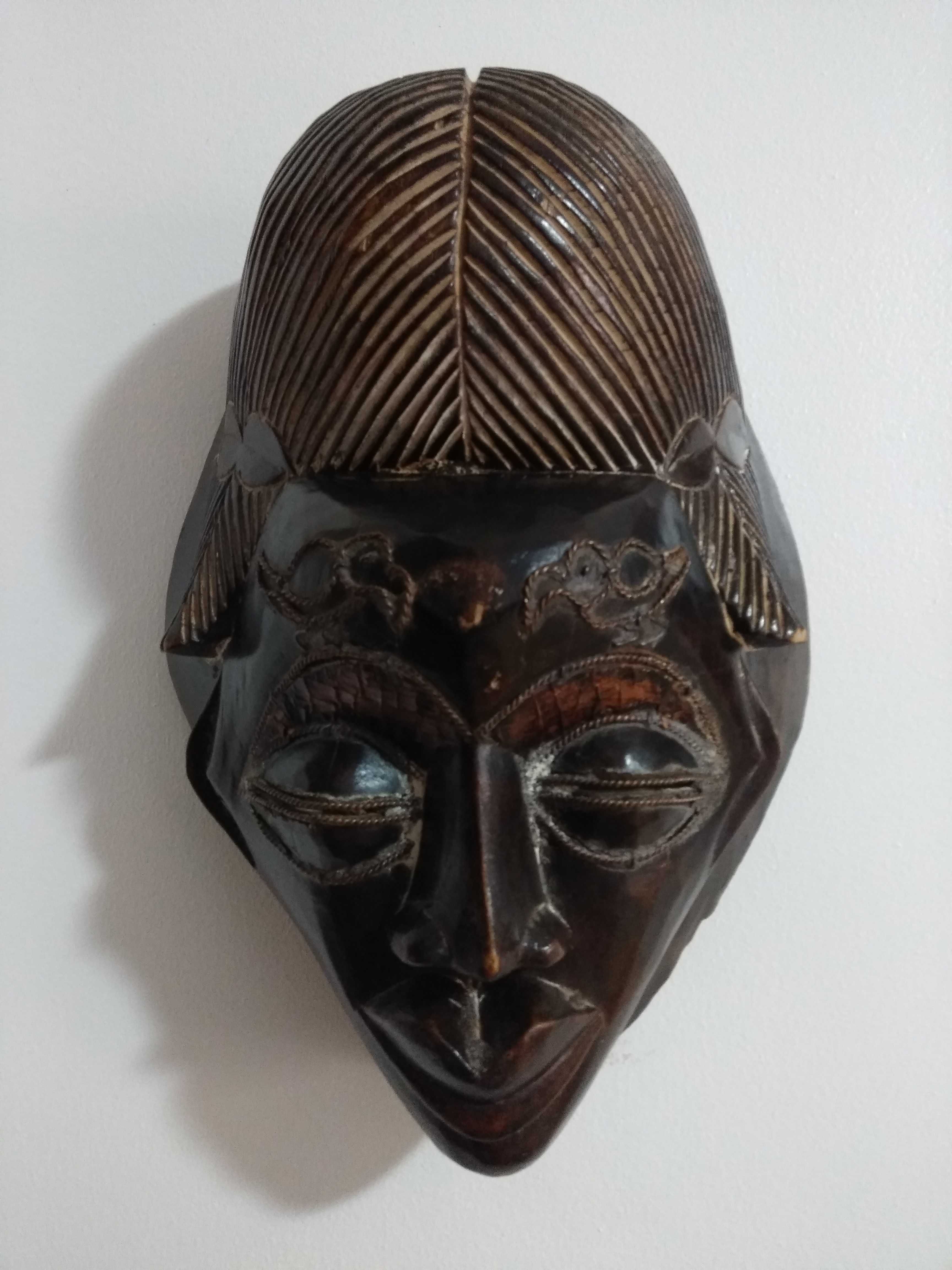 Três máscaras africanas