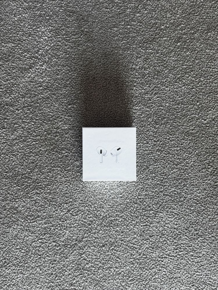 Airpods pro.