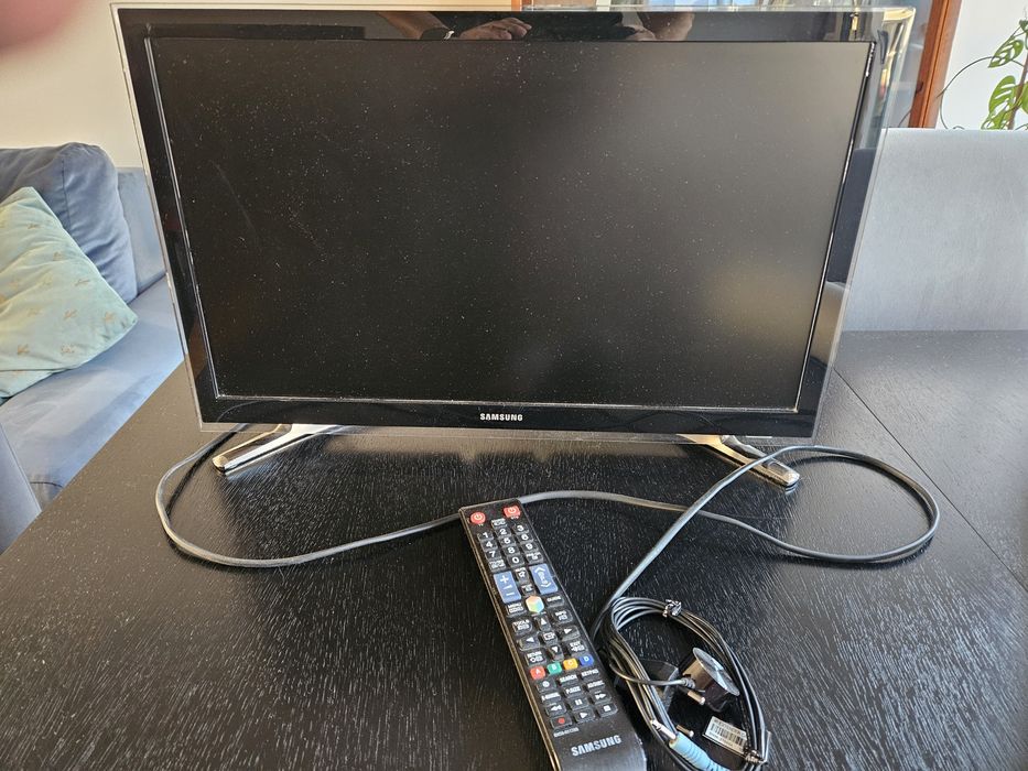 Telewizor 22 całe Samsung UE22H5600AW