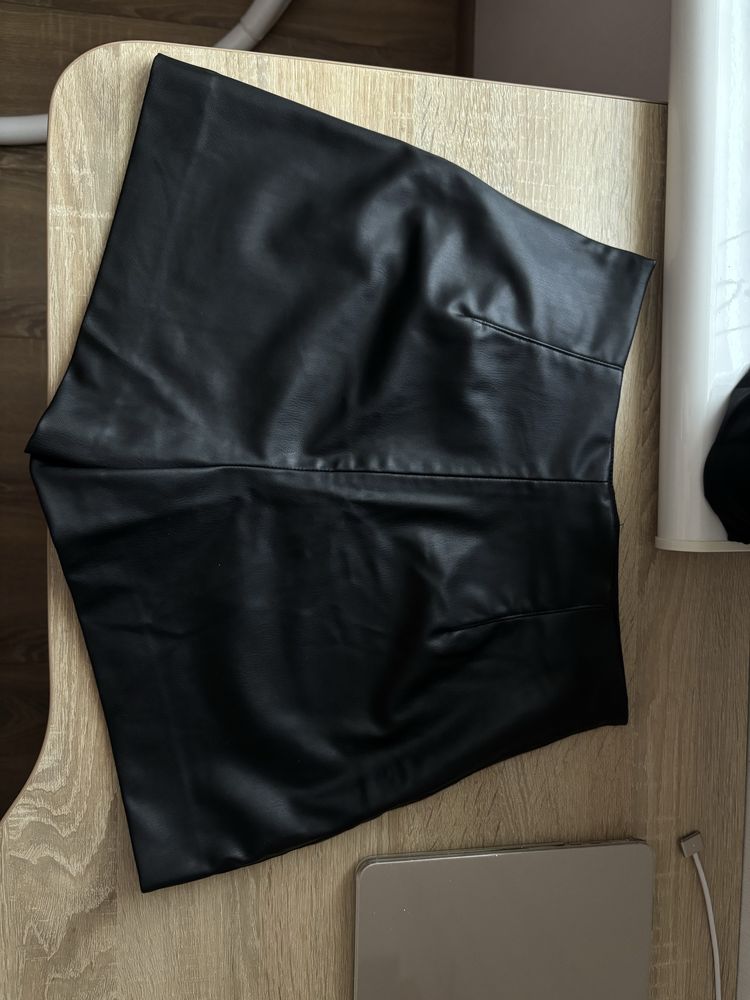 Шкіряні шорти zara