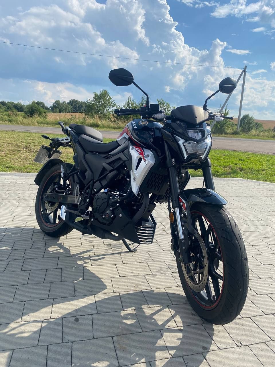 Обміняю мотоцикла lifan sr220  розгляну всі варіанти