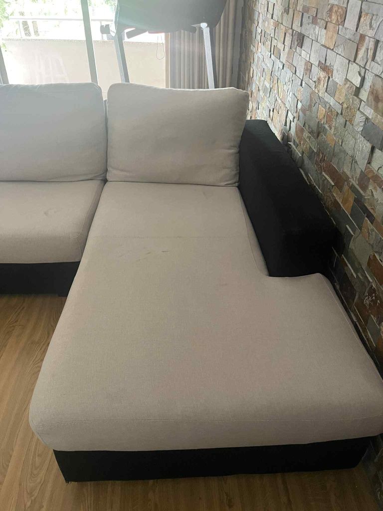 Sofá com chaise long