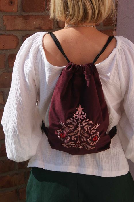 Workoplecak haftowany. Handmade Ostrich
