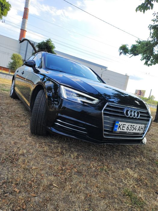 Audi A4 B9 2017 Рік