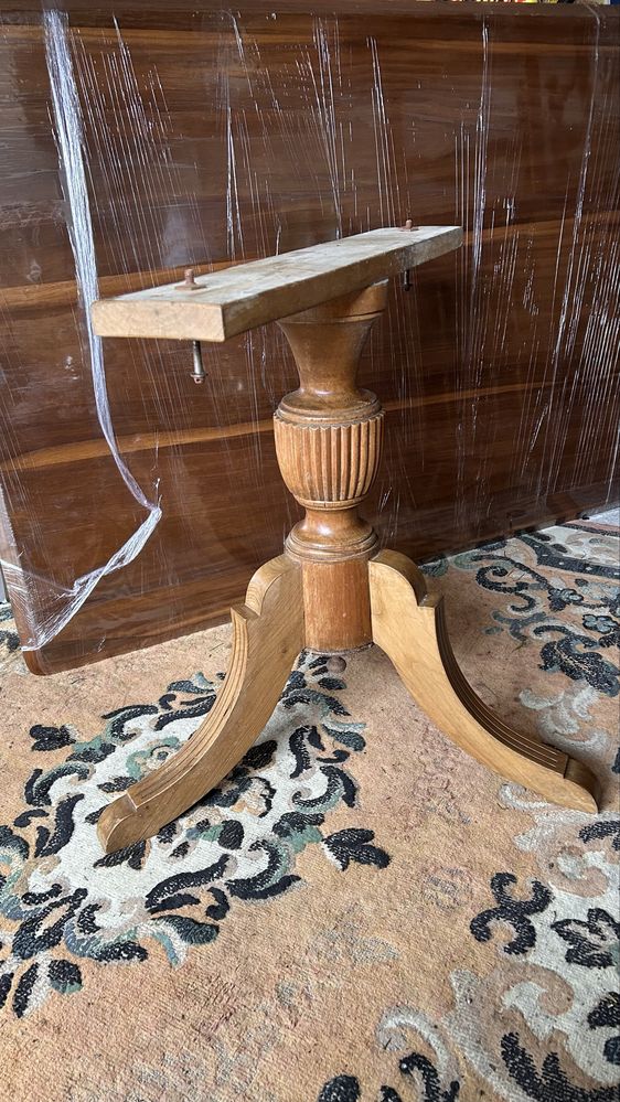Mesa de Jantar em Castanheiro com 8 Cadeiras – Madeira Maciça