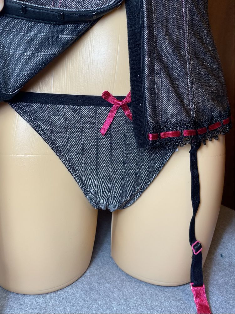 Gorset francuski zapinany z przodu ze stringami , XS/S, rowy