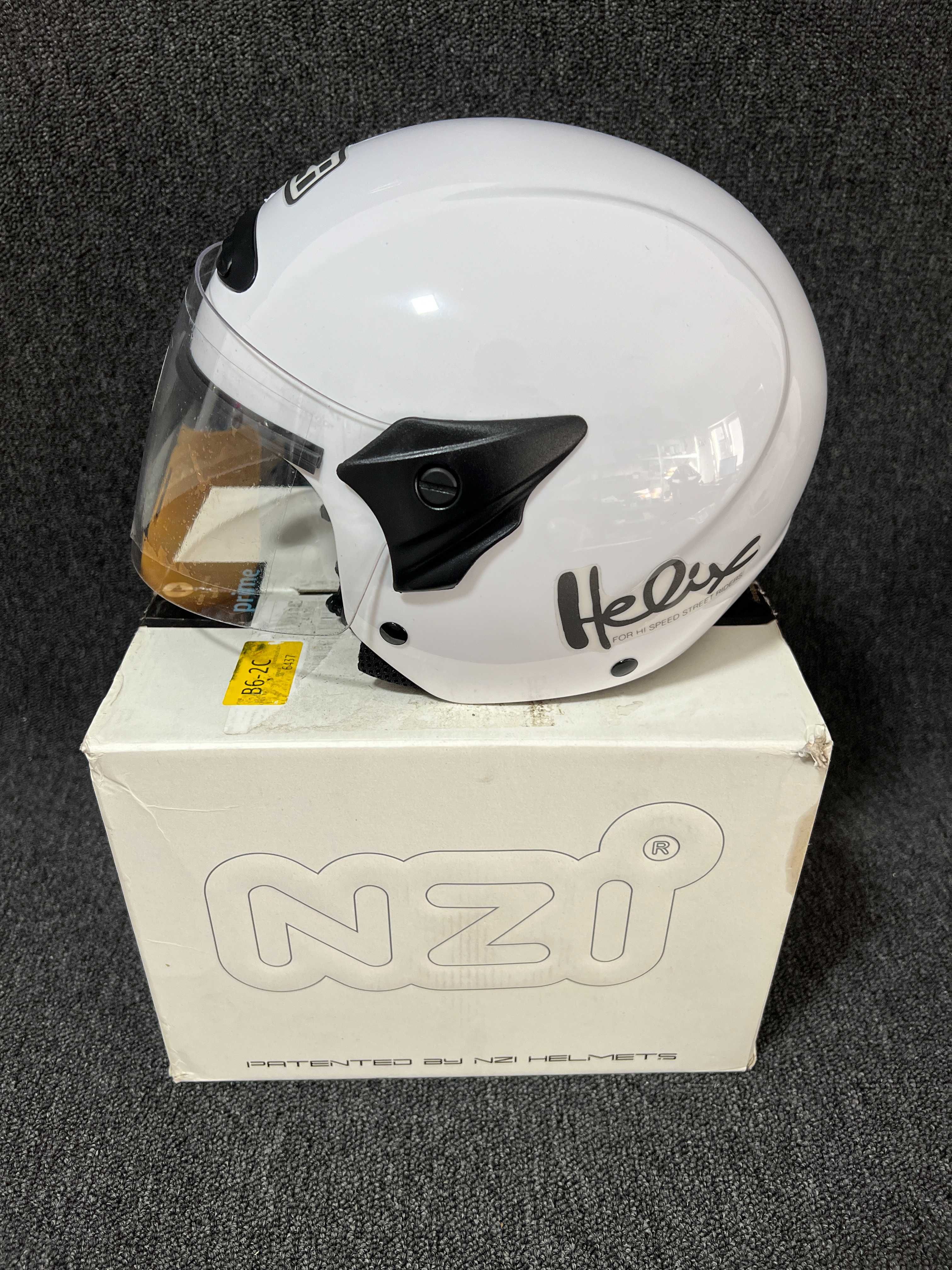 Kask na motor otwarty biały Nzi Helmets Helix II Junior r. L